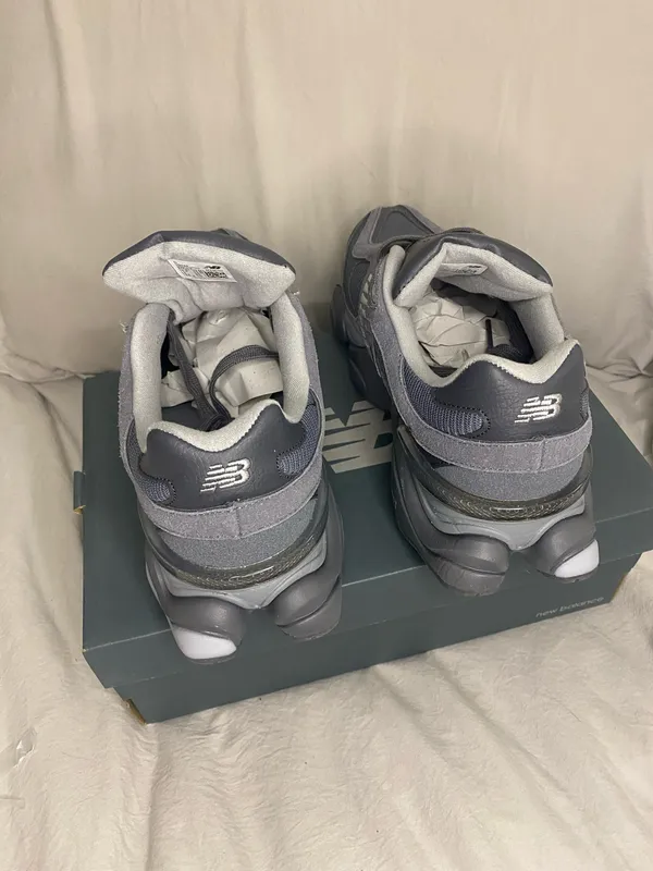 New Balance 9060 Sneakers Shoes Womens Size 10 Mens 8.5 - Image 3