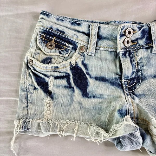 Y2K Acid Wash Low Rise Denim Mini Shorts 0/25" Amethyst - Image 2