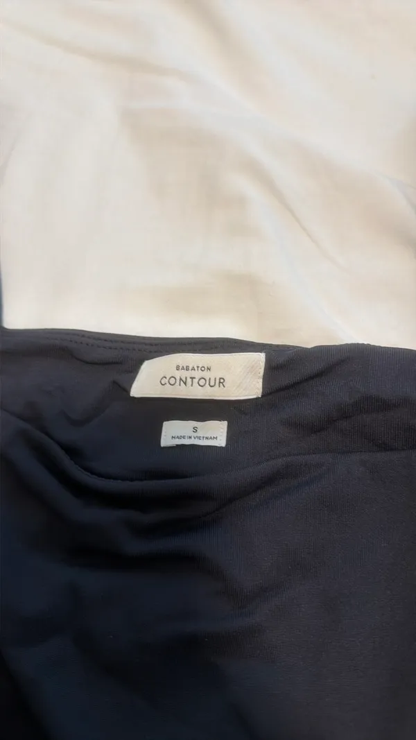 Aritzia Contour Long Sleeve Babaton Square Neck - Image 3