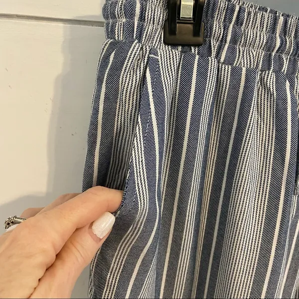 American Eagle Stripe Lounge/Beach Pants. Size Medium. EUC - Image 3