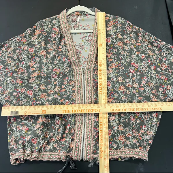 Free People Windflowers Printed Kinched Zip Kimono Grey XS/S - Image 7