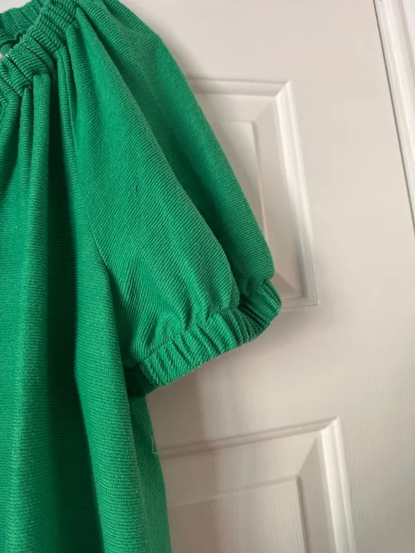 Crown & Ivy Kelly Green Puff Sleeve Top - Image 3