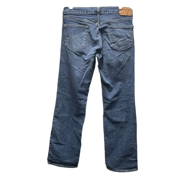 Levi’s woman’s size 30W 32” inseam relaxed fit boot cut jeans - Image 2