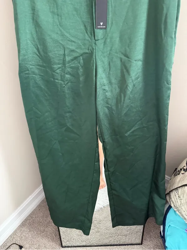 NWT Lulu's Silky Dark Green Straight-Leg Chinos - Image 3