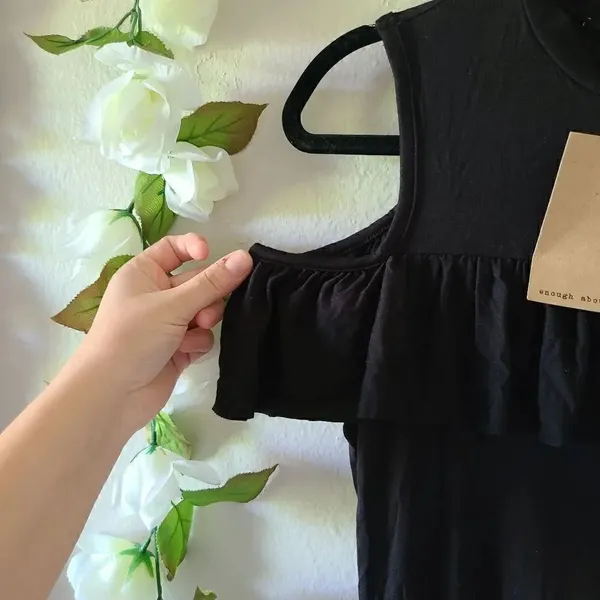NWT enough about me size small sleeveless ruffled bodice dress - Image 4