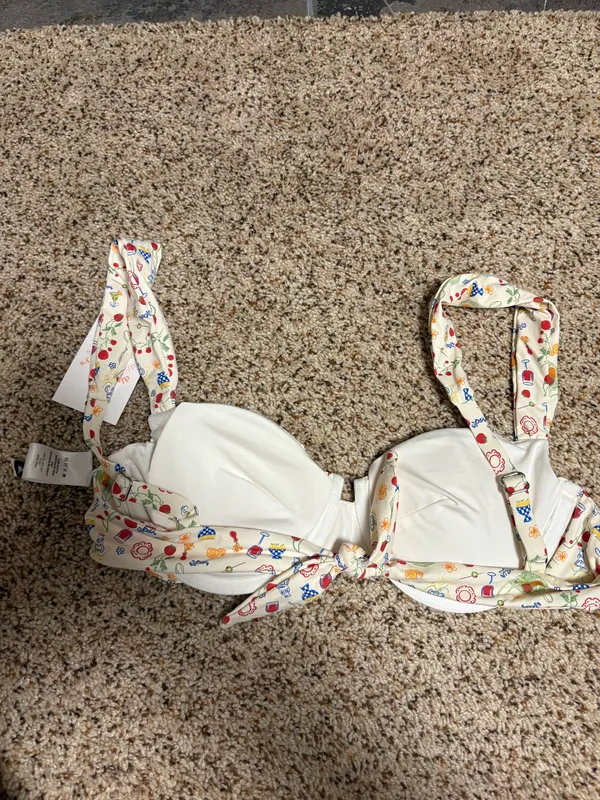 NWT Dippin Daisys Bikini Top - Image 4