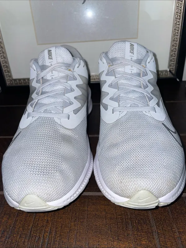 Nike Quest 3 Women’s Running Shoes Sneakers Size 8.5 Platinum / Metallic Silver - Image 5
