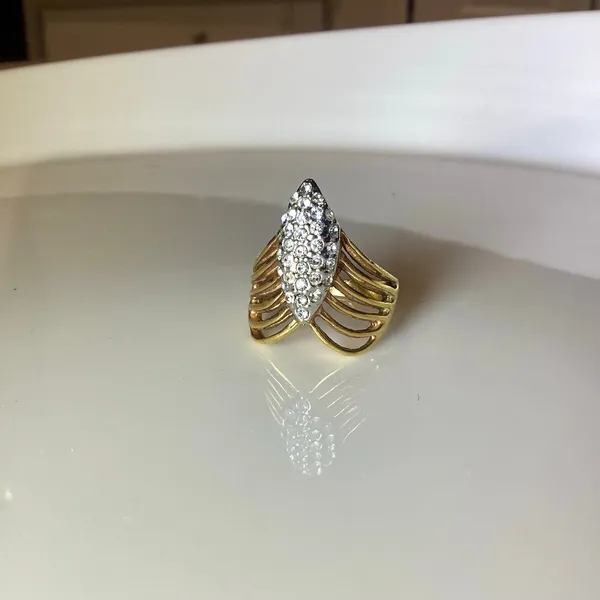 Gold Toned Crystal 'V' Chevron Ring Size 8 - Image 4