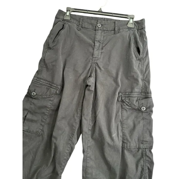 American Eagle Outfitters Black Cargo Pants with Button Flap Back Pockets Size 6 - Image 4