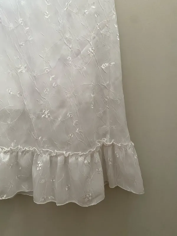 Pretty Girl White Floral Embroidered Ruffle Hem Skirt - Image 3