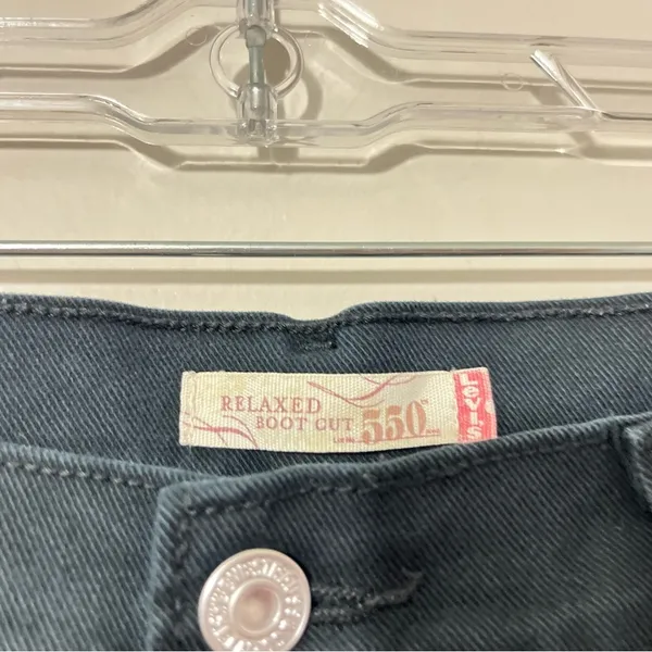 Levi’s 550 Relaxed Bootcut Jeans Women’s Black Size 8 Short Classic Denim - Image 4