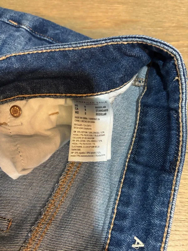 American Eagle Mom Jeans - Image 3