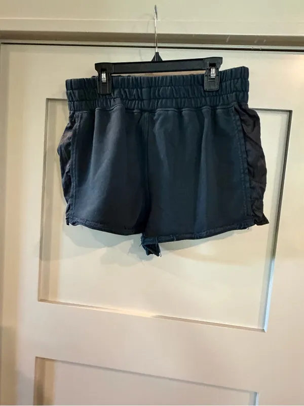 FREE PEOPLE MOVEMENT Half Way There Shorts! Women’s M! Navy on navy! Like new! - Image 8