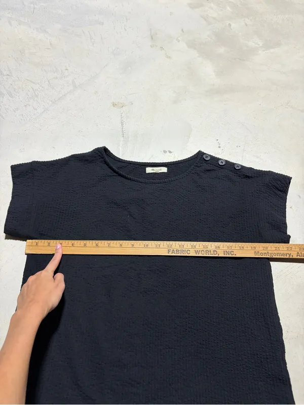 Madewell Black Textured Short Sleeve Top Shoulder Buttons medium - Image 4
