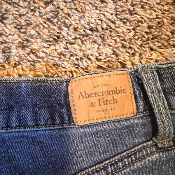 Abercrombie Fitch Mom Jeans Distressed Ripped Blue Denim‎ Size 28 Cropped - Image 8