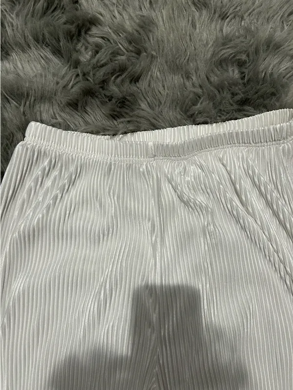 Adorable light weight wide leg pants Size says 2 x fits a large to xlarge - Image 3