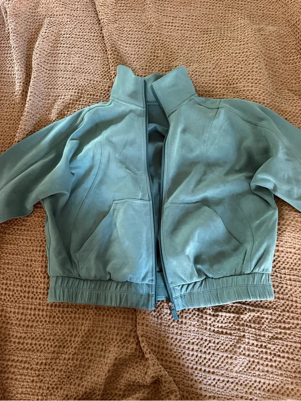 Lululemon softstreme funnel neck zip up size 6 green - Image 3