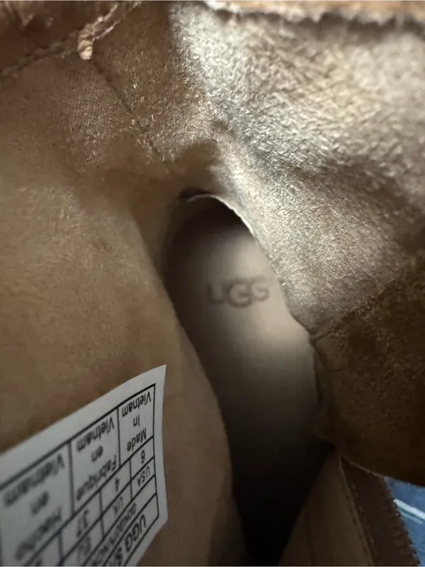 Ugg women’s Catica boots - Image 6
