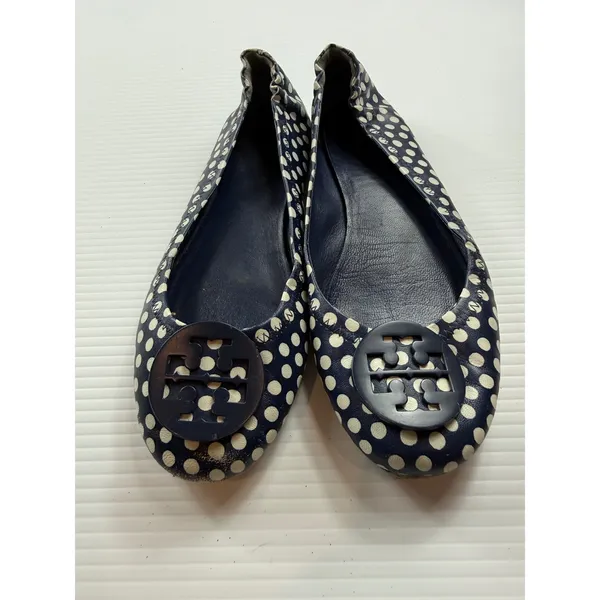 Tory Burch Reva Ballet‎ Flats Navy Blue White Polka Dot Logo Medallion Size 8.5 - Image 2
