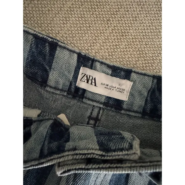 Zara High Waisted Light Dark Blue Striped Denim Shorts Size 4 - Image 4
