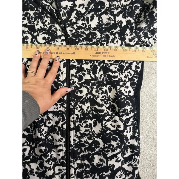 Lululemon Jacket Womens 6 Black White Floral Cozy Cuddle Up Full Zip ** - Image 10