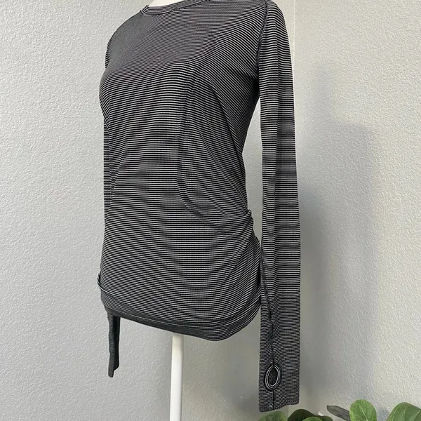 Lululemon Black White Stripe Swiftly Tech Long Sleeve Thumb Holes Sporty Yoga - Image 3