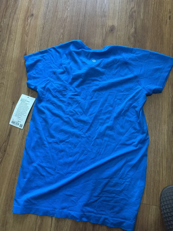 Lululemon Swiftly Tech Short Sleeve Shirt 2.0 - Image 4