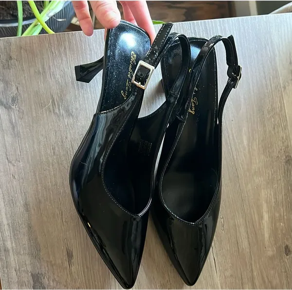 Kitten Heels Black Size 8 - Image 3