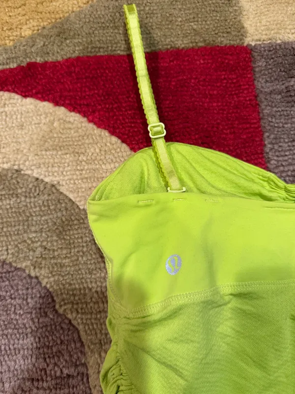 Lululemon Rare Older Style Neon Green Ruched Crop Workout Tank Top Size 4 - Image 5