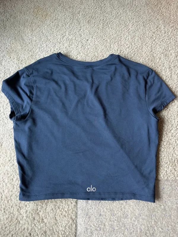 Alosoft Crop Alo Yoga Finesse Short Sleeve - Image 3