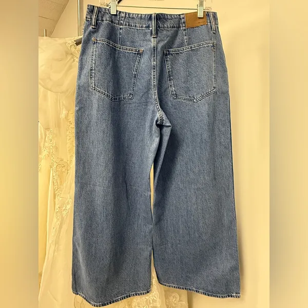 Madewell Wide-Leg Jeans in Medium Blue - Image 5