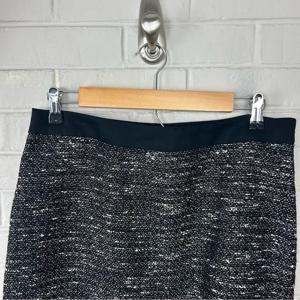 Banana Republic Tweed Knit Skirt Size 8 - Image 3
