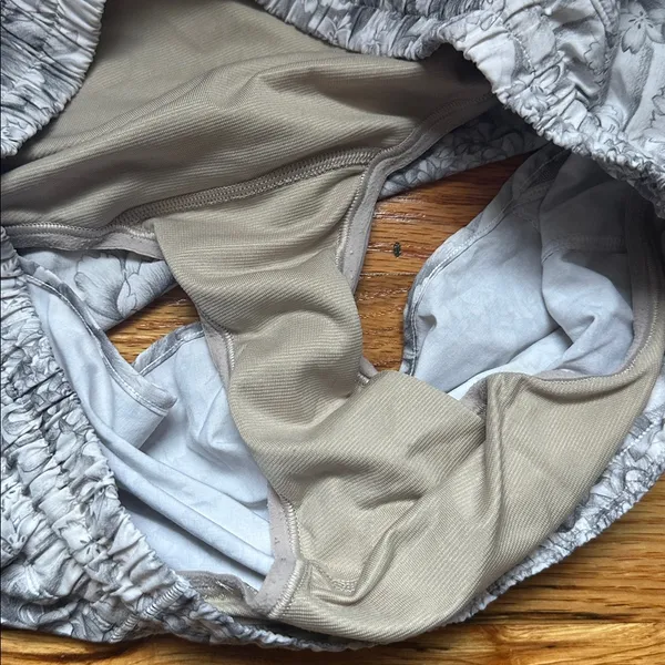 Lululemon Hotty Hot Shorts in the Mini Twine White Multi / White color - Image 7