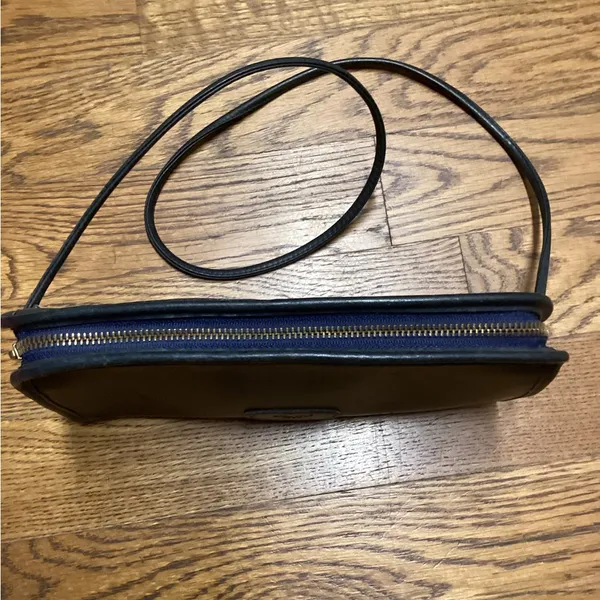 Diane Von Furstenberg Vintage Navy leather Purse - Image 4