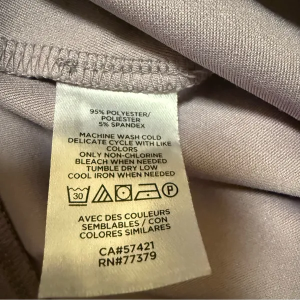 Ann Taylor Light Lilac Pleated V-Neck Top Size Large - Image 4