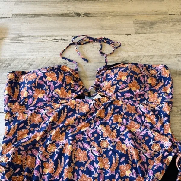 NWT J. Crew Liberty Halter cutout one-piece in painted block print BH510 Sz‎ 24 - Image 3
