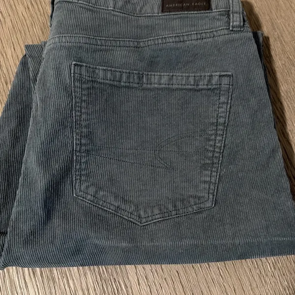 American Eagle mom fit corduroy jeans - Image 2
