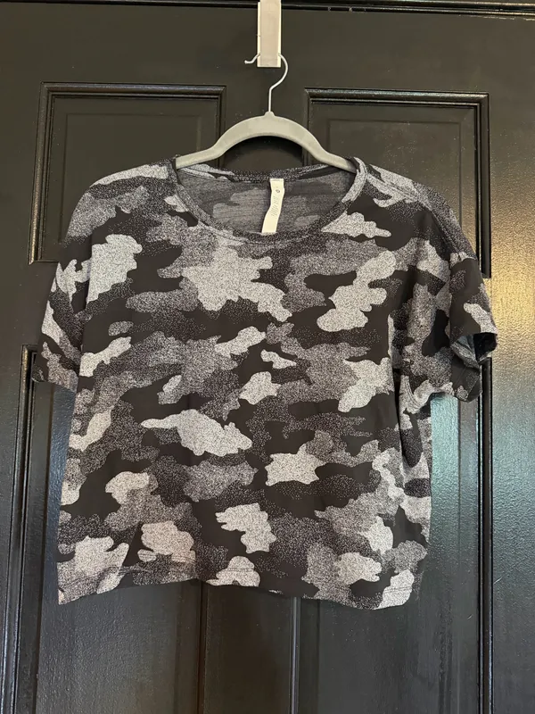 Lululemon Cates Crop Tee - Image 2