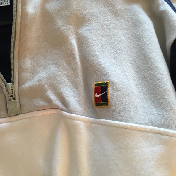 Nike women’s work out  jacket - Image 3