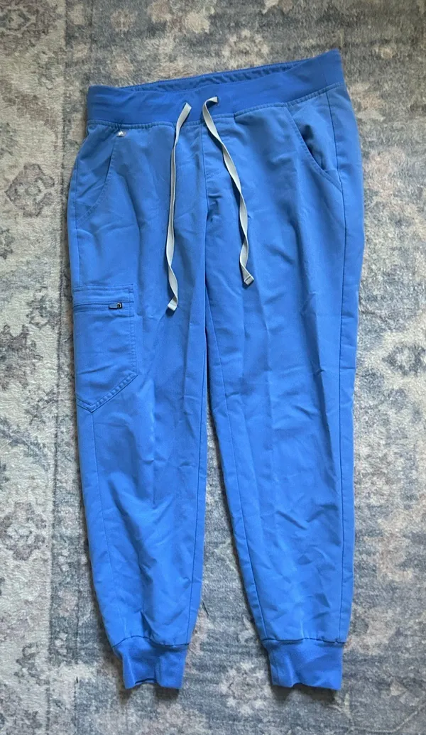 FIGS Scrubs Set - Image 2