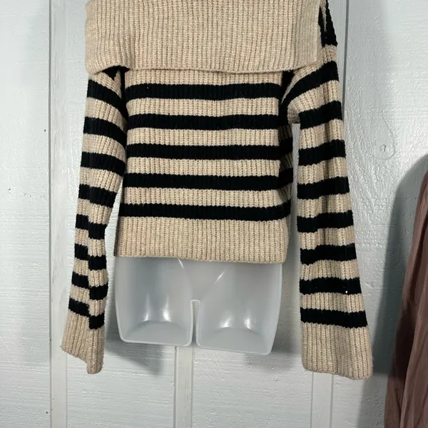 Sincerely Jules Black and Tan Striped Sweater Size Medium NWOT - Image 6
