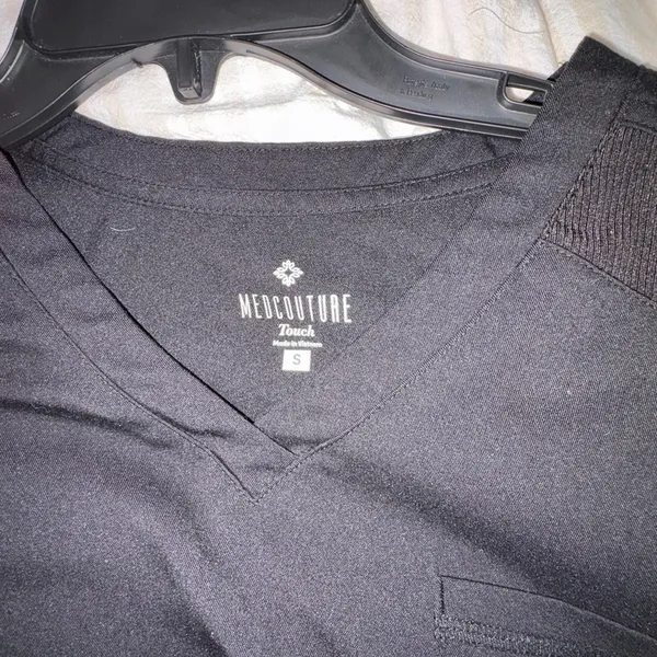 Med Couture Black Scrub Jogger Pants with V-Neck Top Set - Image 6