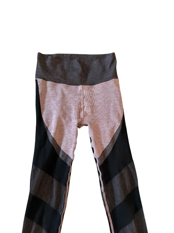 ALO Mauve Black Colorblock Leggings Size Small - Image 4