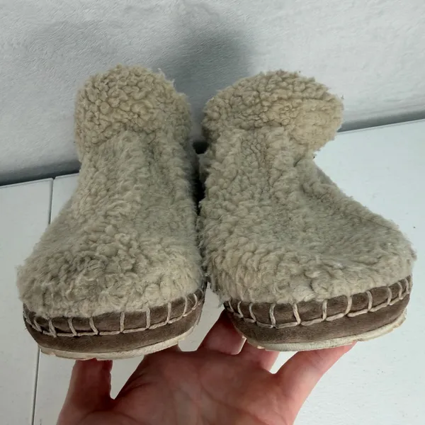 L.L. Bean 7 Cozy Slipper Booties Pile Fleece Comfort Slip On Sherpa Cream Warm - Image 7