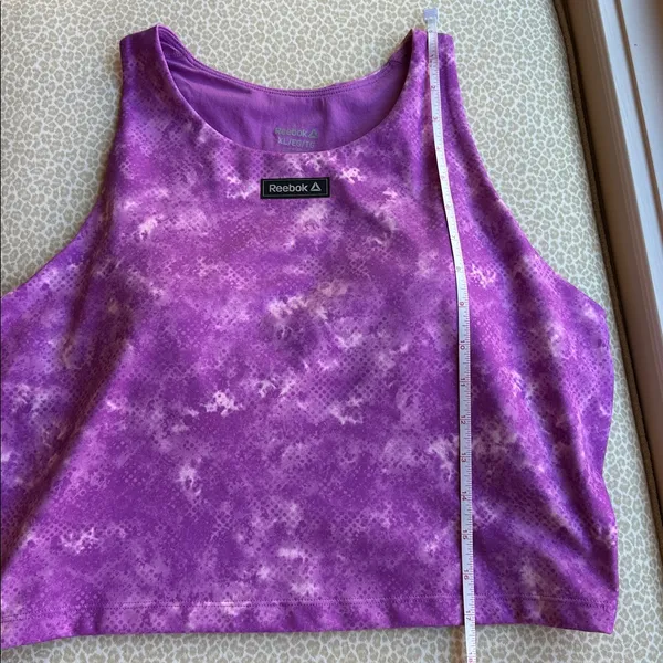 NWOT Reebok XL Purple Tie Dye Athletic Crop Top Bra Racerback with Peephole - Image 5