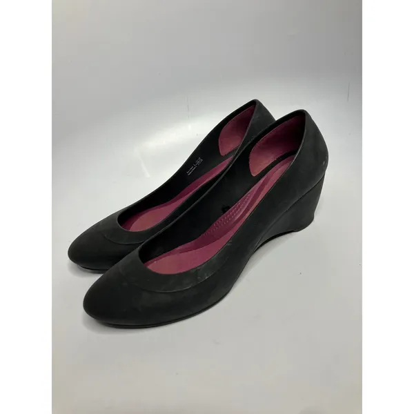 Crocs matte black Lina wedge pumps women's size‎ 9 business casual basics Eva - Image 3