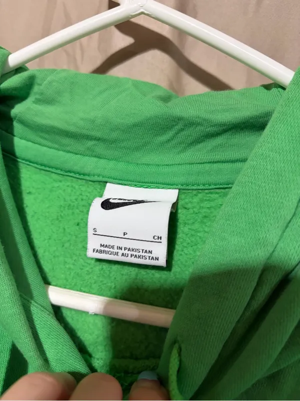 Nike sweatshirt - Image 2