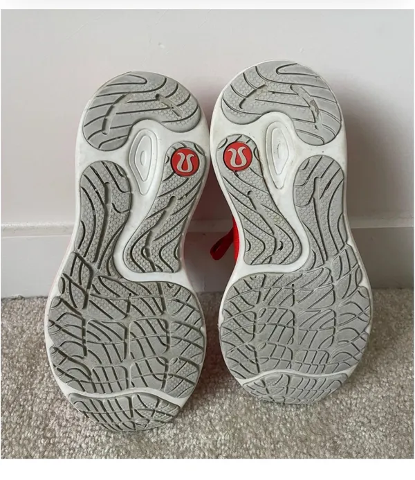 Lululemon Blissfeel 2 Running Shoes 7.5 - Image 5