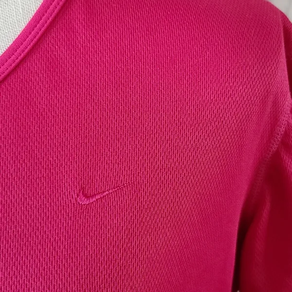 Nike v-neck tee size medium - Image 2