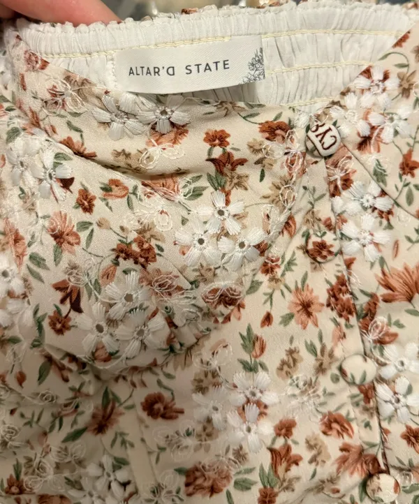 Floral Top Altar'd State - Image 7
